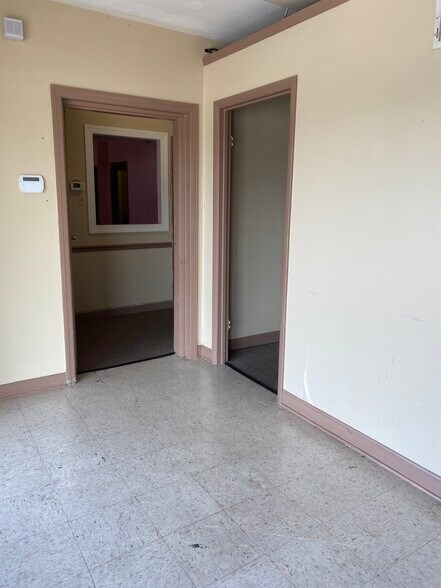 More Photos Of 1425-1427 Peters Creek Pky, Winston-Salem Medical For Lease