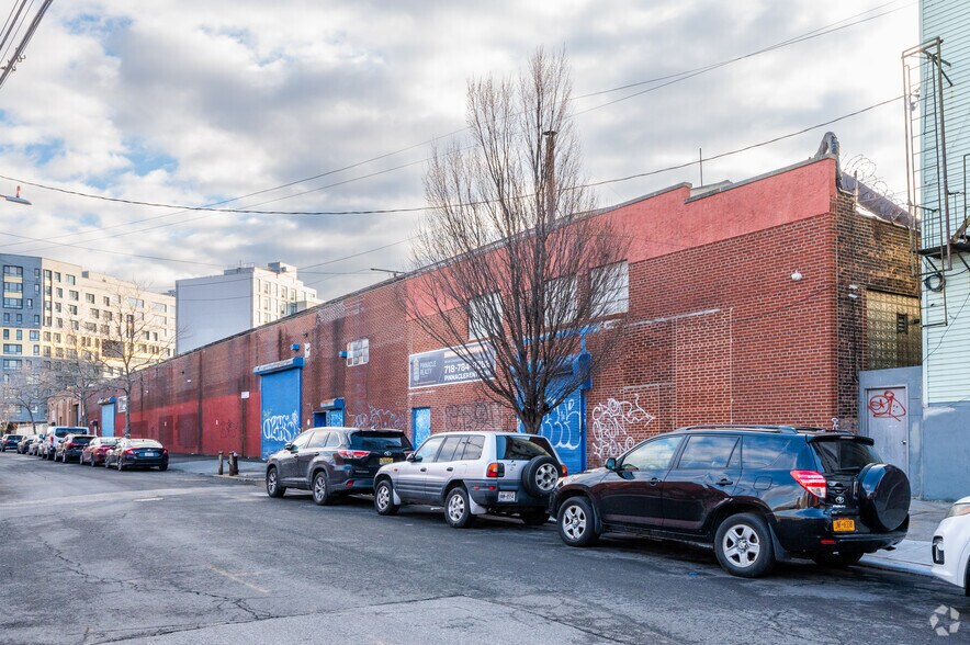 Primary Photo Of 450 Timpson Pl, Bronx Warehouse For Lease