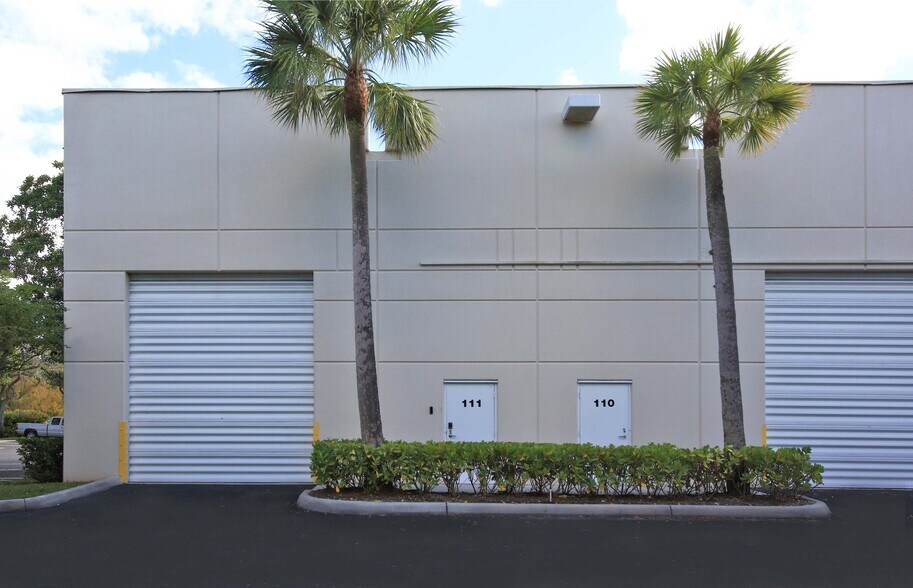 More Photos Of 6535 Nova Dr, Davie Unknown For Lease