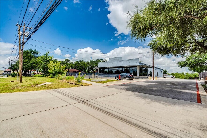 Primary Photo Of 12112 620 N, Austin General Retail For Sale