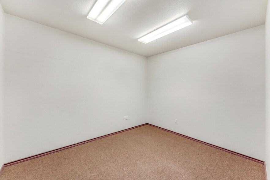 More Photos Of 6630 Corporation Pky, Fort Worth Warehouse For Lease