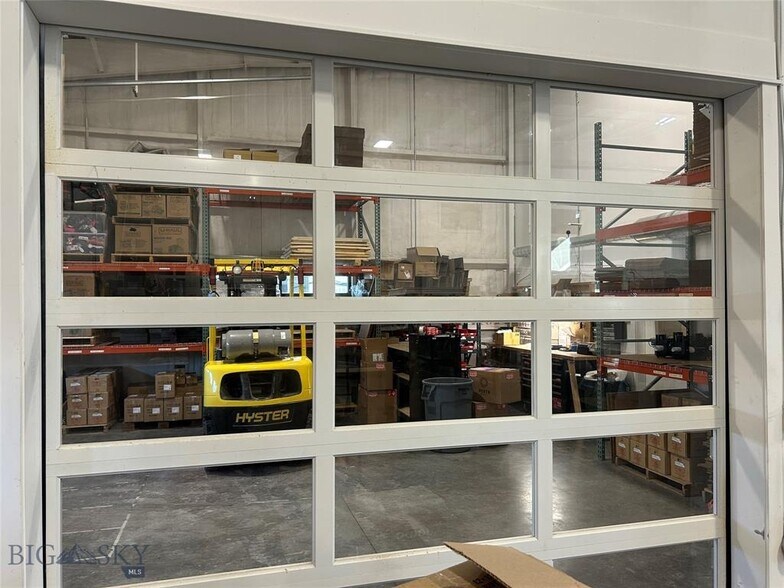 More Photos Of 119 Gold Miner Ln, Belgrade Flex For Lease