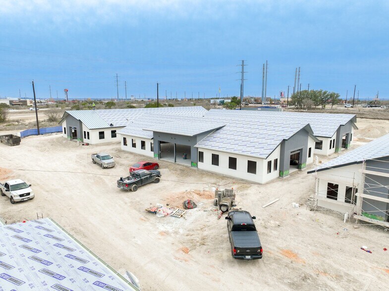 More Photos Of 211 Crossing Ave, San Antonio Unknown For Lease