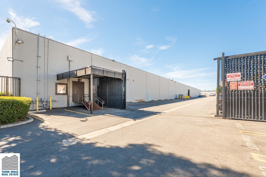 More Photos Of 9419 Mason Ave, Chatsworth Manufacturing For Lease