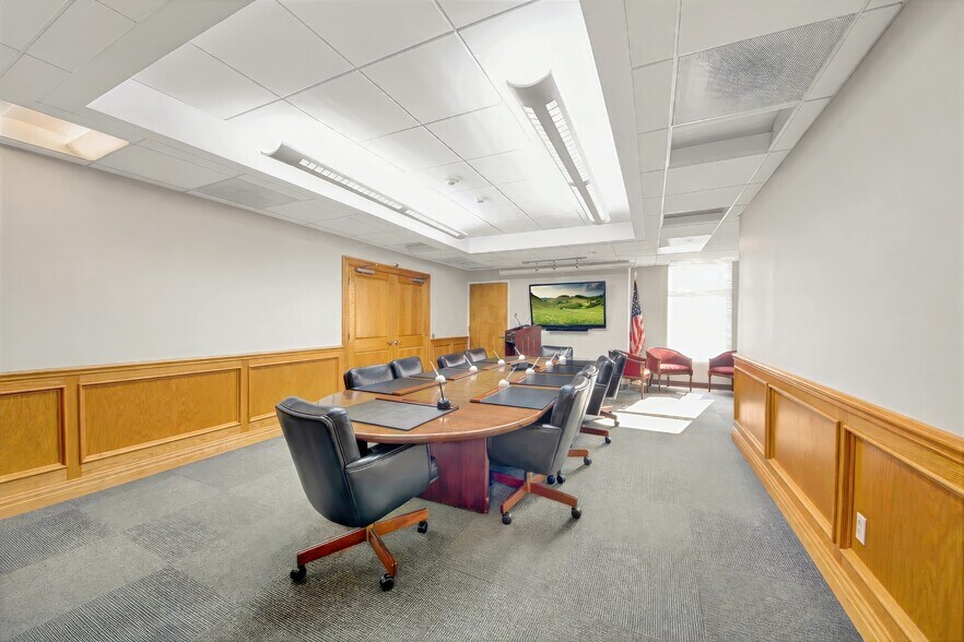 More Photos Of 2001 Central Park Ave, Yonkers Office For Sale