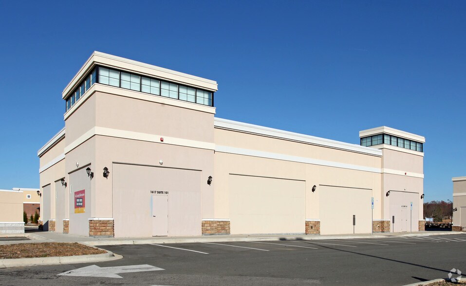 More Photos Of 3187 Watermill Dr, Burlington Unknown For Lease