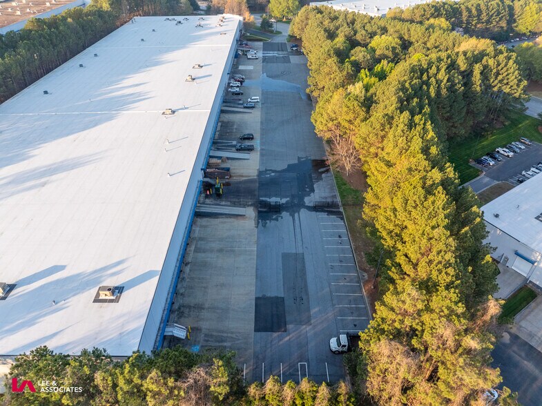 More Photos Of 1300 Northbrook Pky, Suwanee Warehouse For Lease