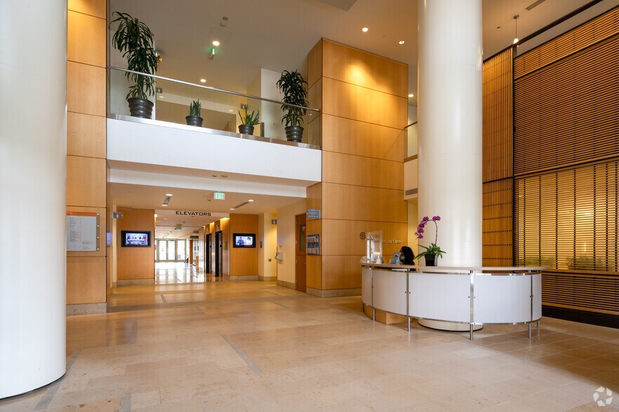 More Photos Of 550 17th Ave, Seattle Unknown For Lease