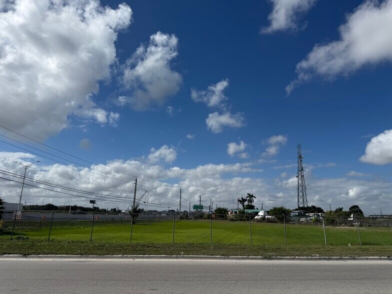More Photos Of 10721 138th Street, Hialeah Land For Lease