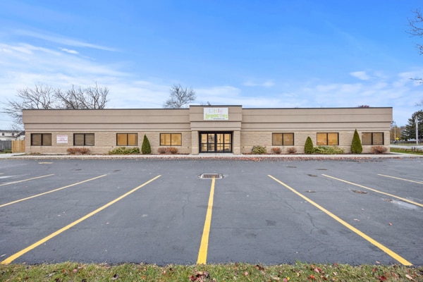 Primary Photo Of 4520 Military Rd, Niagara Falls Office For Sale