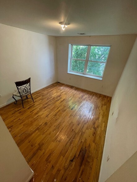 More Photos Of 473 Clinton Ave, Newark Storefront Retail Residential For Sale