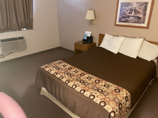 More Photos Of 2100 Fay St, Burlington Hotel For Sale