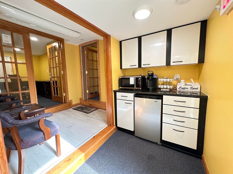 More Photos Of 799 Front St, Chicopee Office For Sale