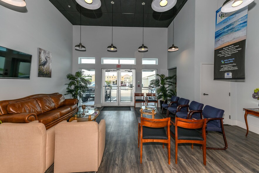 More Photos Of 2313 W Violet, Tampa Medical For Lease