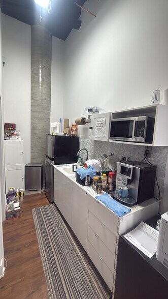 More Photos Of 1111 Rue Saint-Urbain, Montréal Office For Sale