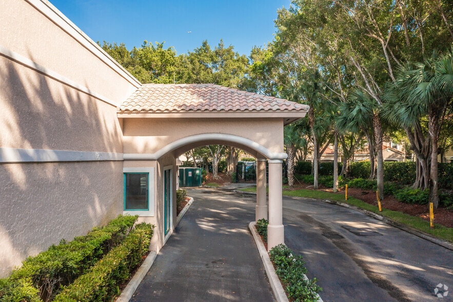 More Photos Of 46-98 Indian Trce, Weston General Retail For Lease