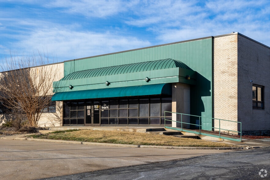 More Photos Of 1 Design Dr, North Kansas City Warehouse For Lease