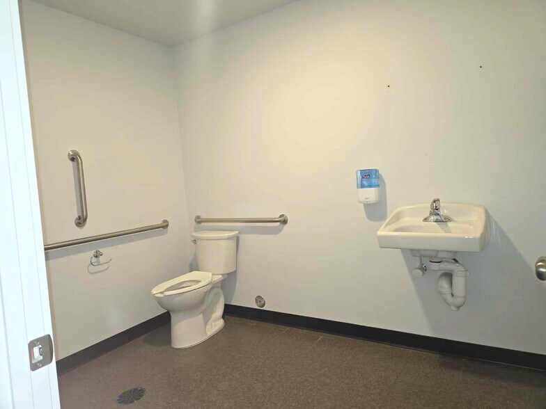 More Photos Of 3745 Harrison Ave, Butte Storefront For Lease