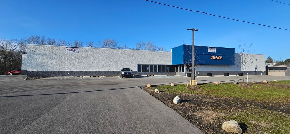 Primary Photo Of 2630 E Grand River Ave, Howell Self Storage For Sale