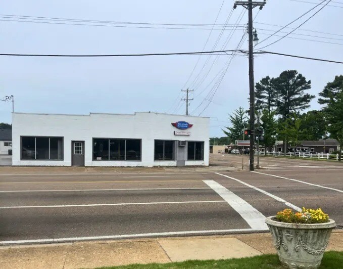 Primary Photo Of 5847 Stage Rd, Bartlett Storefront For Sale