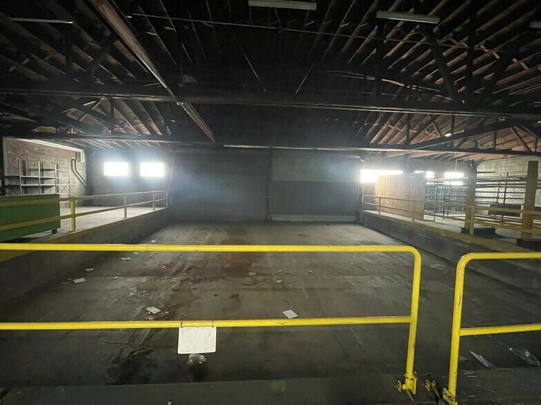 More Photos Of 850 165th St, Hammond Manufacturing For Sale