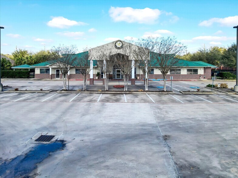 More Photos Of 20417 S University Blvd, Missouri City Schools For Lease