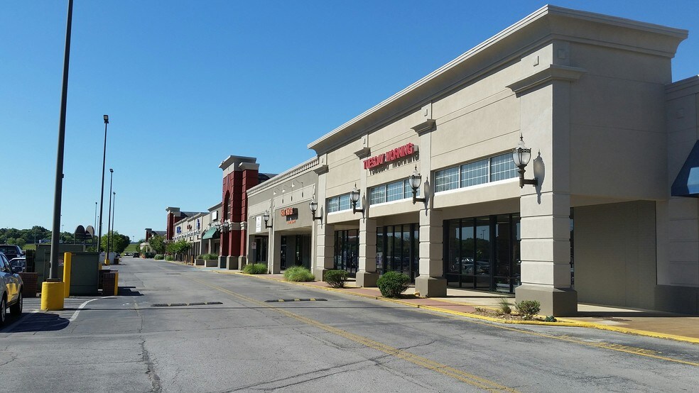 5600 Brainerd Rd, Chattanooga, TN 37411 Retail For Lease