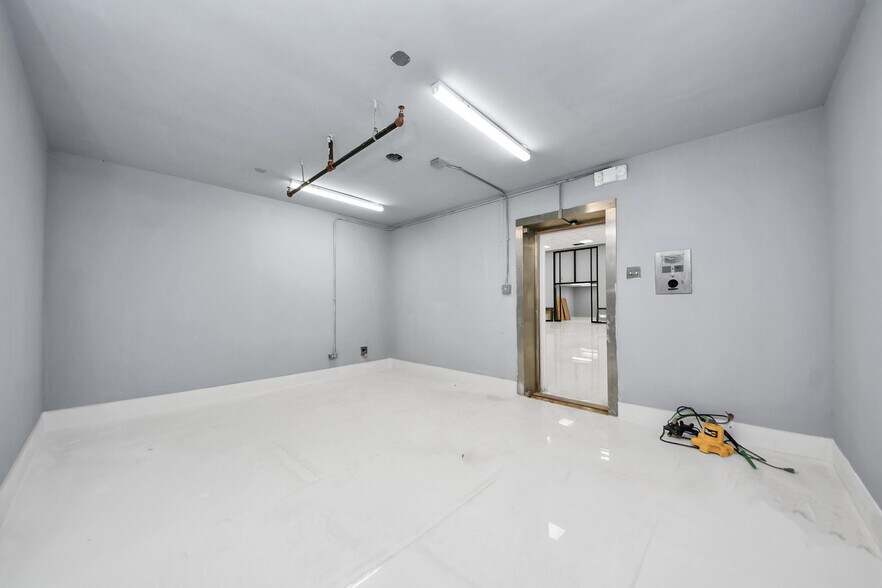 More Photos Of 1100 Jackson St, Richmond Freestanding For Sale