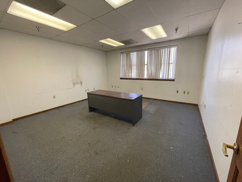 More Photos Of 170 N 17th St, Wheeling Office For Sale