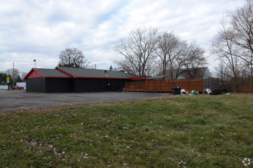 More Photos Of 5153 Fenton Rd, Flint Restaurant For Sale