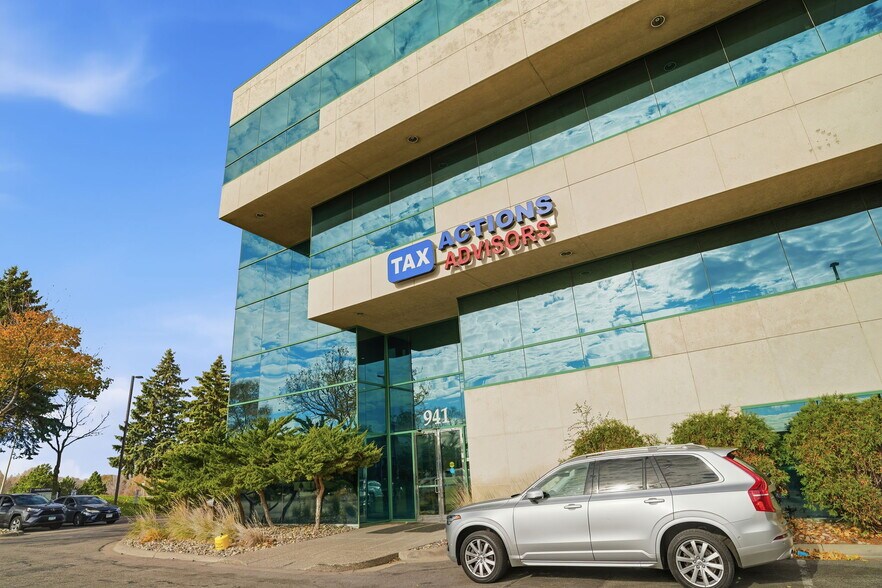 More Photos Of 941 Hillwind Rd NE, Minneapolis Medical For Sale