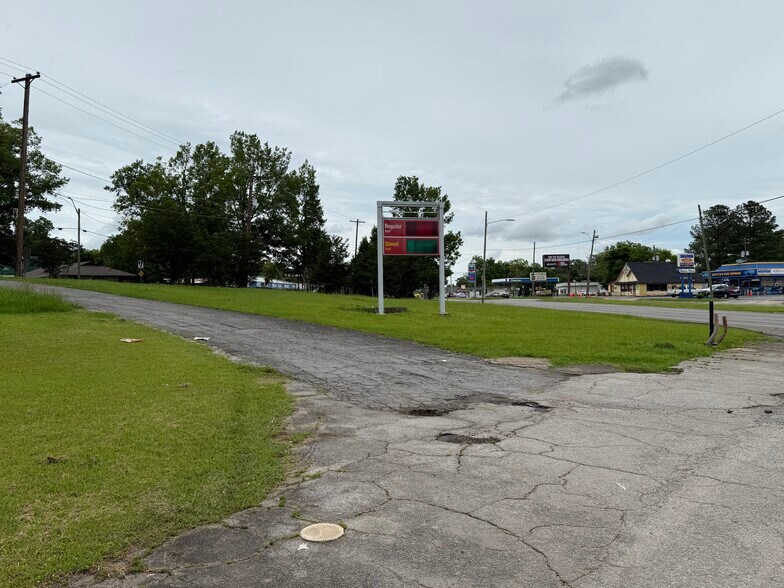 More Photos Of 1324 Bessemer Rd, Birmingham Convenience Store For Sale