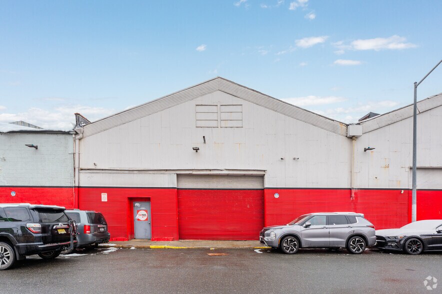 More Photos Of 175 W Canal St, Bronx Warehouse For Lease