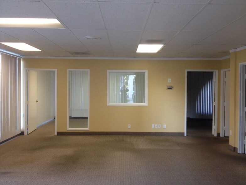 More Photos Of 421 N Brookhurst St, Anaheim Office For Lease