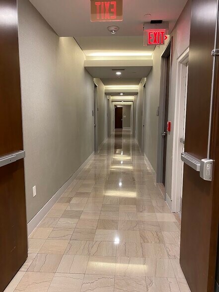 More Photos Of 14 NE 1st Ave, Miami Office For Sale