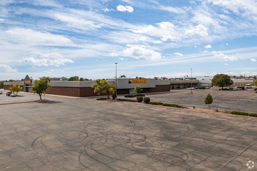 More Photos Of 2050 Greeley Mall, Greeley Unknown For Sale