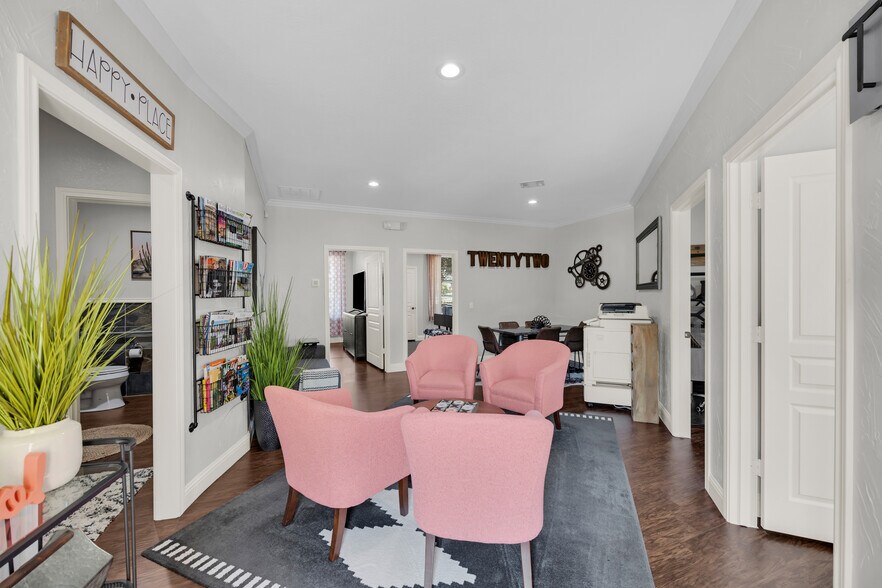 More Photos Of 550 N Walnut Creek Dr, Mansfield Office Residential For Sale