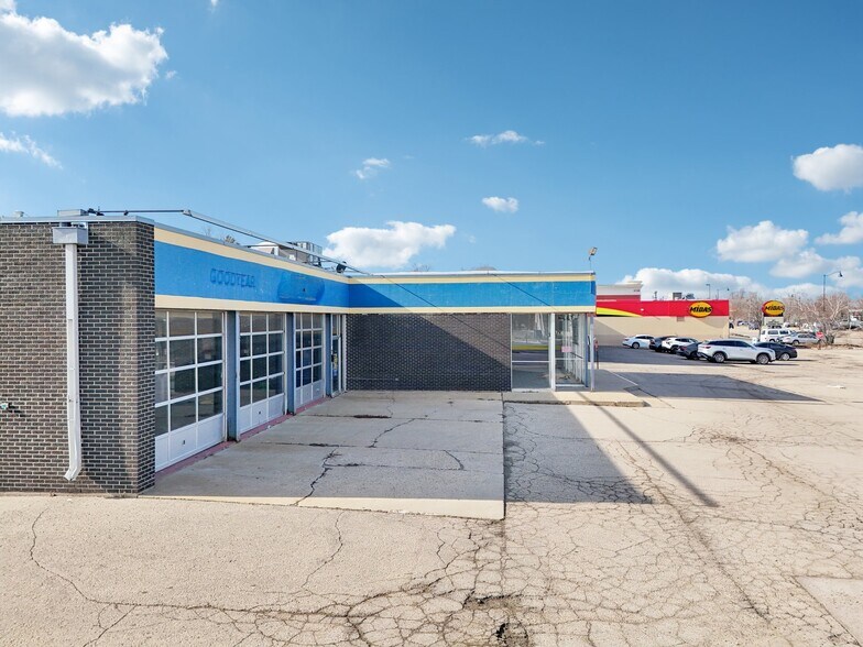 More Photos Of 3773 E Washington Ave, Madison Auto Repair For Lease