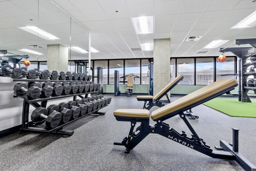 More Photos Of 8390 Lyndon B Johnson Fwy, Dallas Medical For Lease