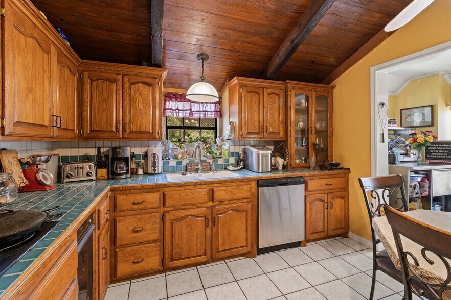 More Photos Of 750 N US Highway 287, Palestine Multifamily For Sale
