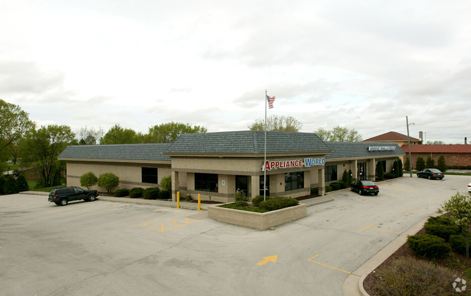 Primary Photo Of 17045 W Capitol Dr, Brookfield Freestanding For Lease