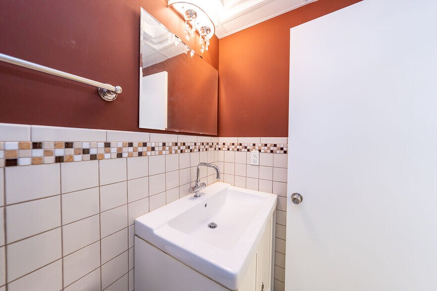 More Photos Of 101 Elm Ave, Louisa General Retail For Sale