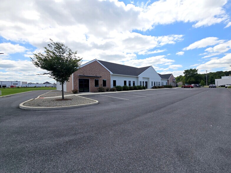 More Photos Of 51 Fallon Ave, Seaford Medical For Lease