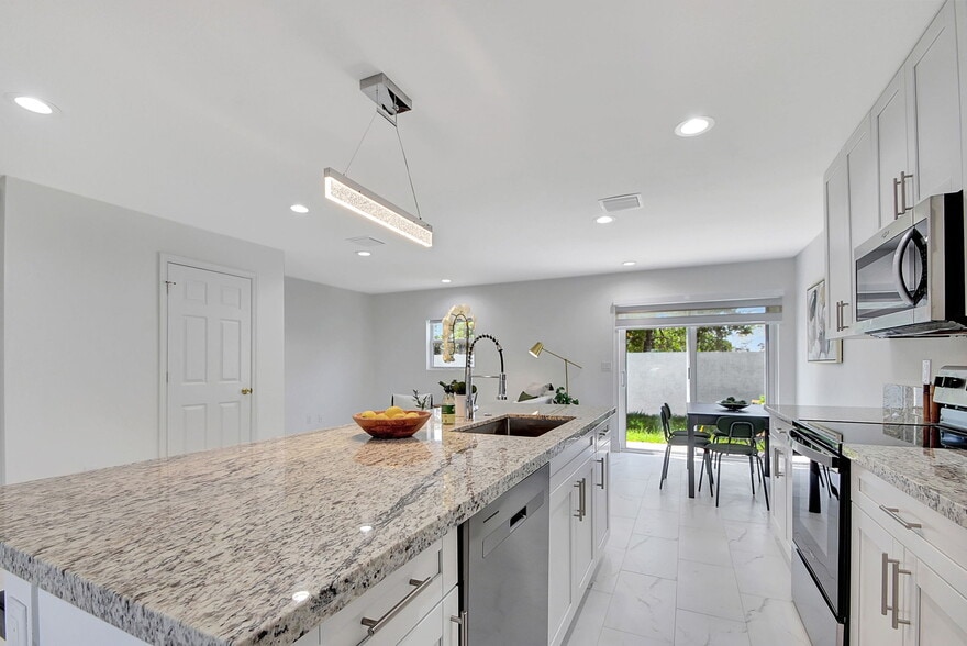 More Photos Of 3871 Patio Ct, Lake Worth Apartments For Sale