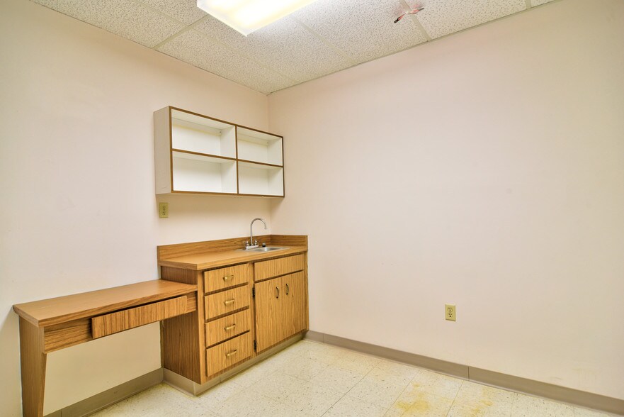 More Photos Of Northside Professional Complex, Saint Petersburg Medical For Lease