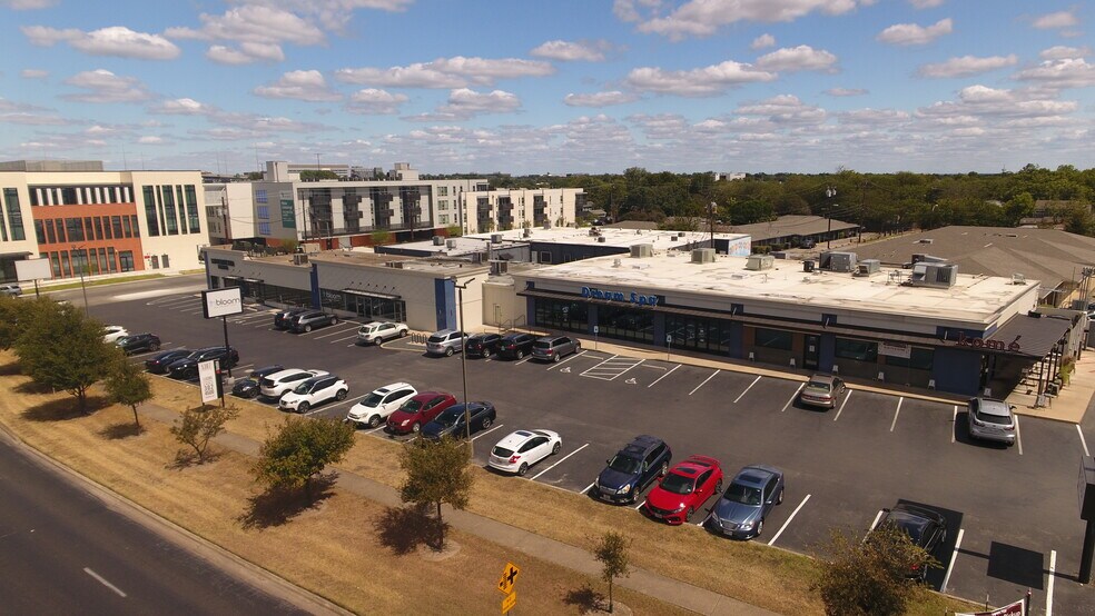 More Photos Of 5301-5307 Airport Blvd, Austin Unknown For Lease