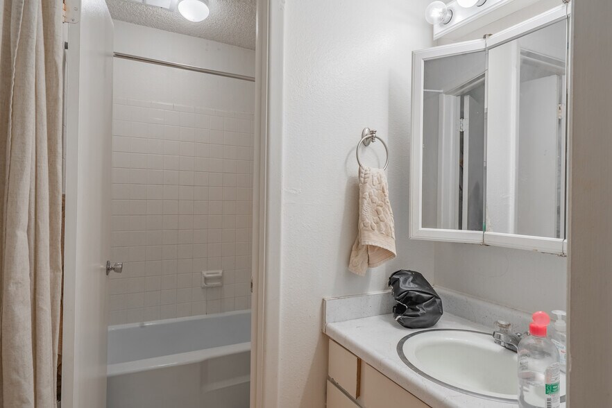 More Photos Of 1380 19th St, Boulder Apartments For Sale