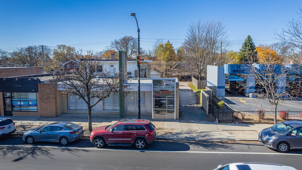 More Photos Of 10142 S Western Ave, Chicago Medical For Sale