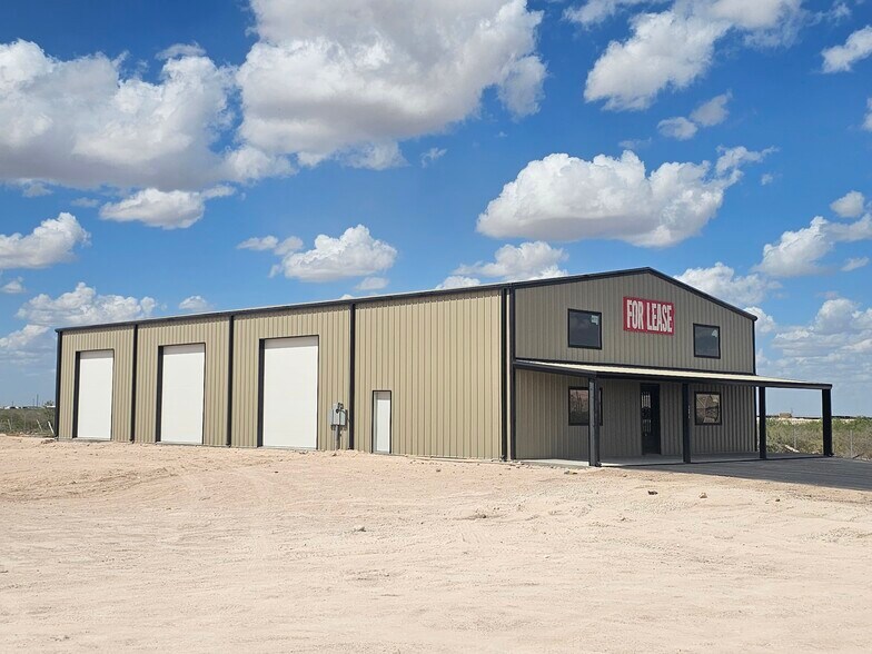 More Photos Of 14010 W Silver Fox Trl, Odessa Warehouse For Lease