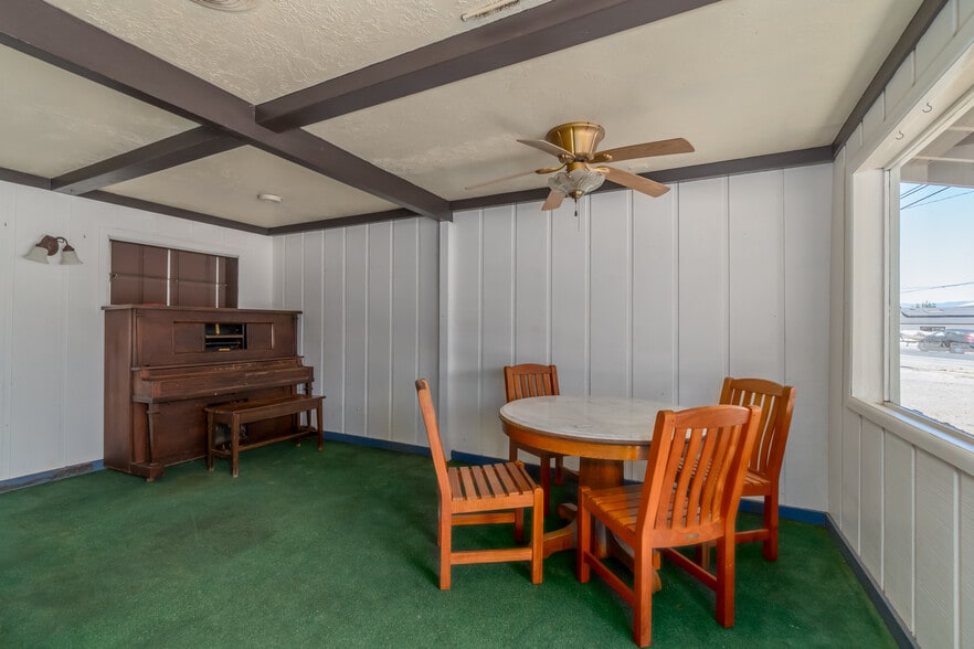 More Photos Of 2509 Lakeshore Blvd, Lakeport Restaurant For Sale